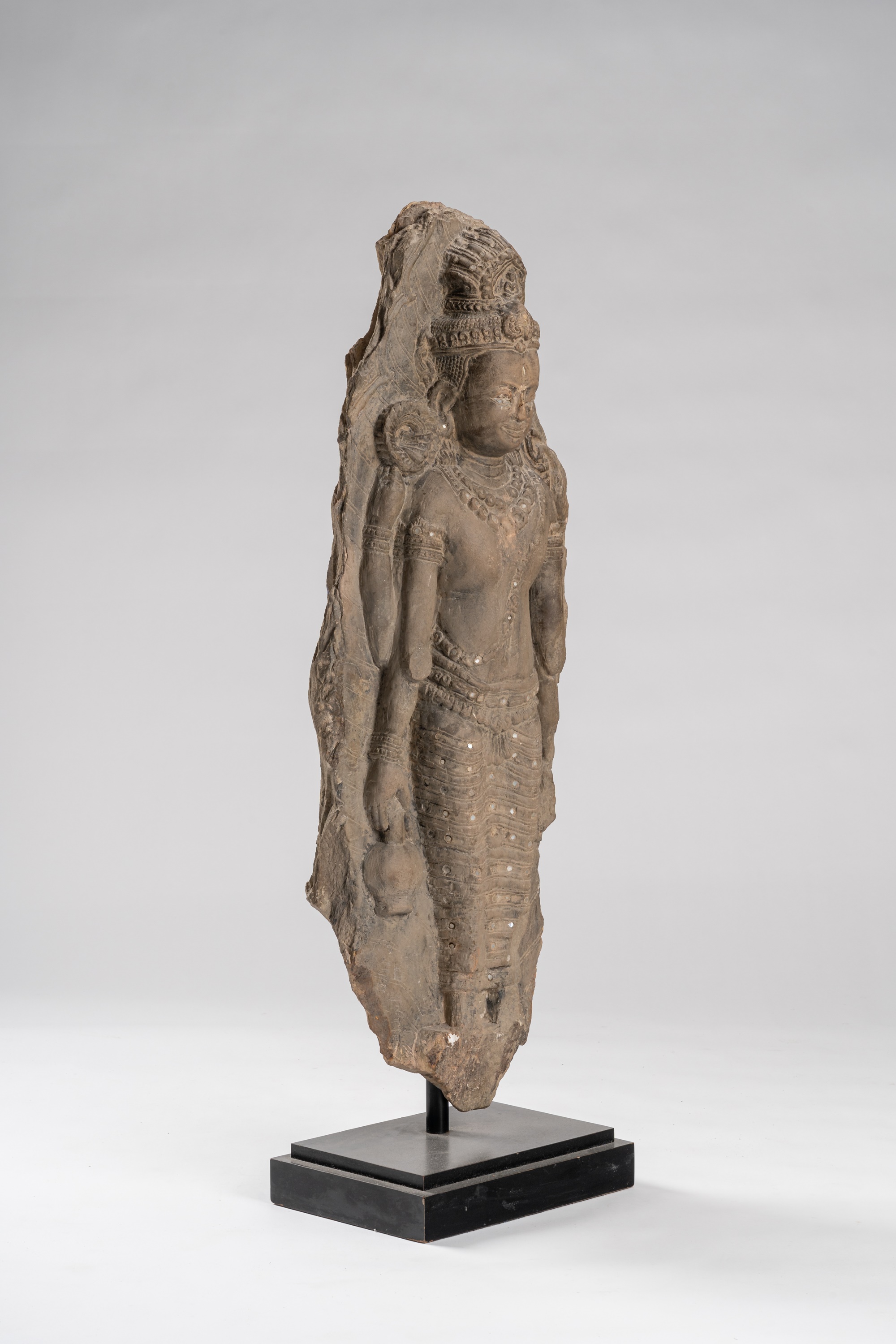Lot 811 A SANDSTONE STATUE OF AVALOKITESHVARA
