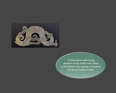 Lot 831 - A SMALL JADE PENDANT DEPICTING A COILED DRAGON, EASTERN ZHOU