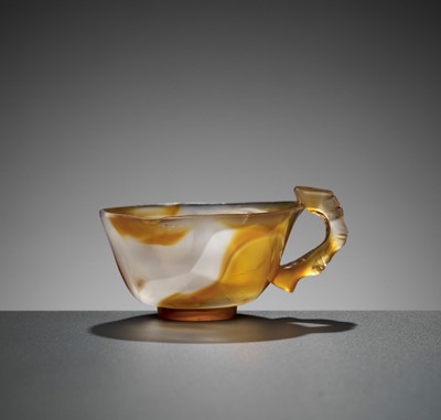 Lot 197 - A BAMBOO-HANDLE AGATE CUP, MING DYNASTY