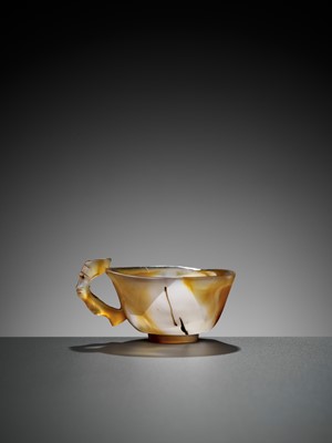 Lot 197 - A BAMBOO-HANDLE AGATE CUP, MING DYNASTY