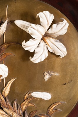 Lot 207 - A DECORATIVE SHIBAYAMA and LACQUER DISH WITH ORCHIDS
