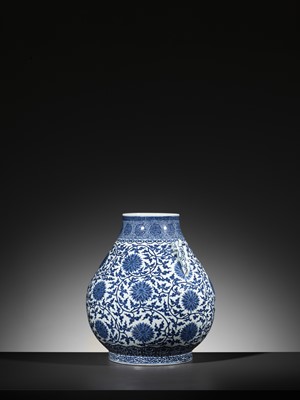 Lot 430 - A FINE AND LARGE BLUE AND WHITE ‘LOTUS’ VASE, HU, QING DYNASTY