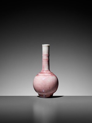 Lot 239 - A SMALL PEACHBLOOM-GLAZED ‘BAMBOO-NECK’ BOTTLE VASE, XIANWENPING, MID-QING