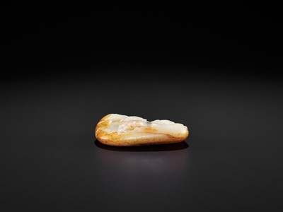Lot 121 - A WHITE AND RUSSET JADE ‘DEER AND CRANE’ PEBBLE, QING TO REPUBLIC