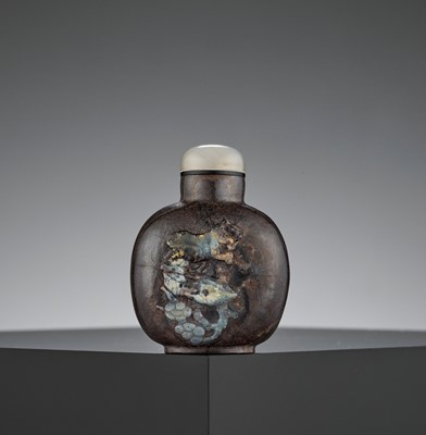 Lot 494 - AN OPAL MATRIX ‘LEAPING TIGER’ SNUFF BOTTLE, QING DYNASTY