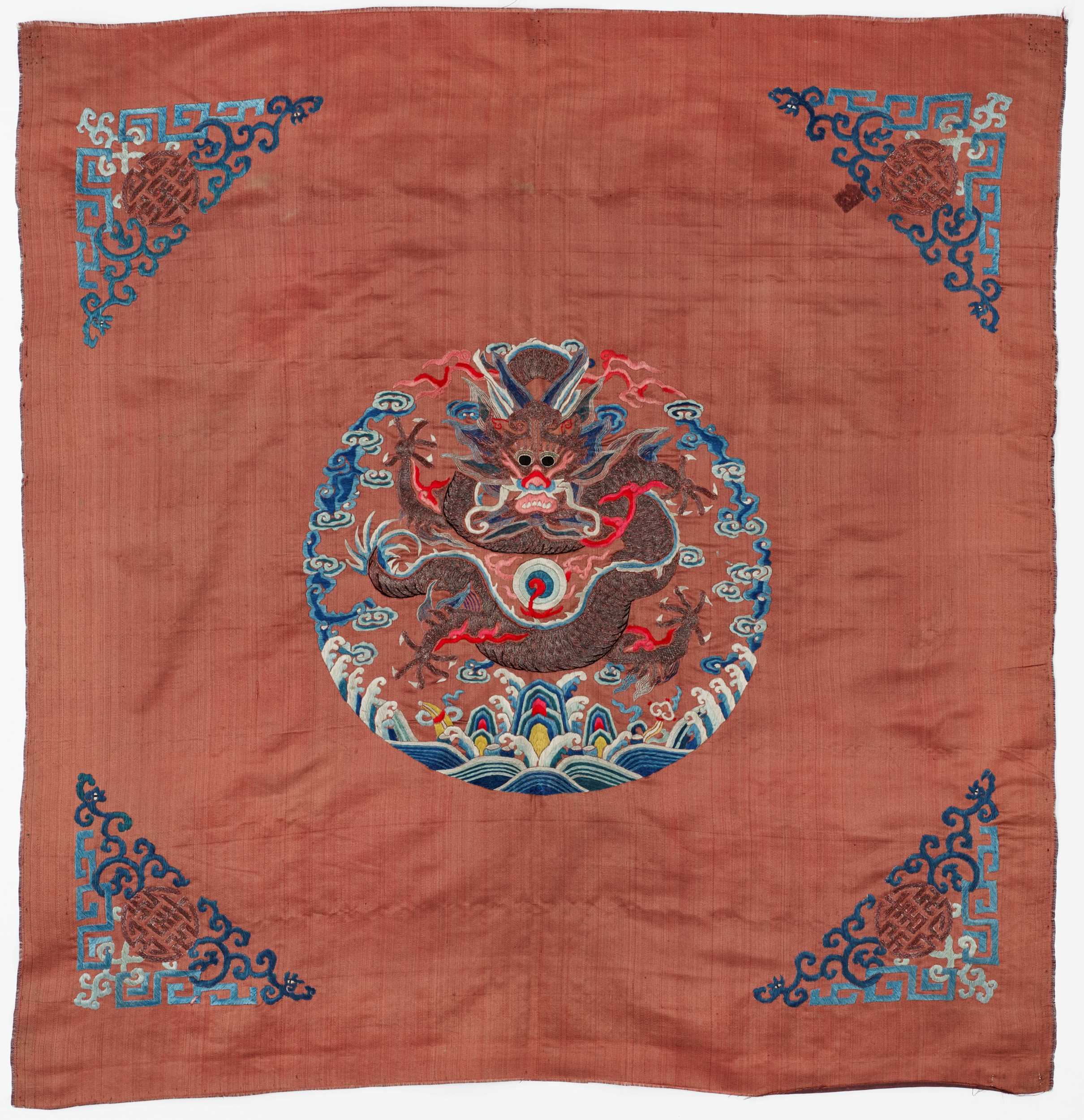 Lot 509 - AN EMBROIDERED SILK ‘DRAGON’ WALL HANGING, QING DYNASTY
