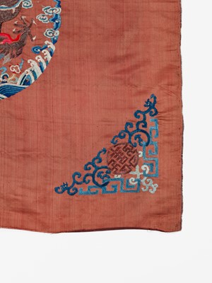 Lot 509 - AN EMBROIDERED SILK ‘DRAGON’ WALL HANGING, QING DYNASTY