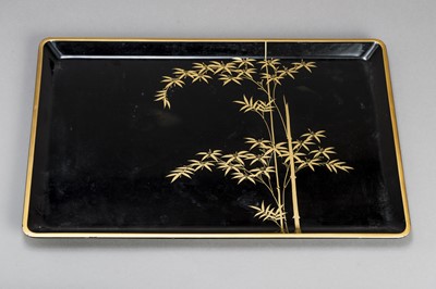 Lot 204 - A LARGE LACQUERED TRAY, TAISHO/SHOWA