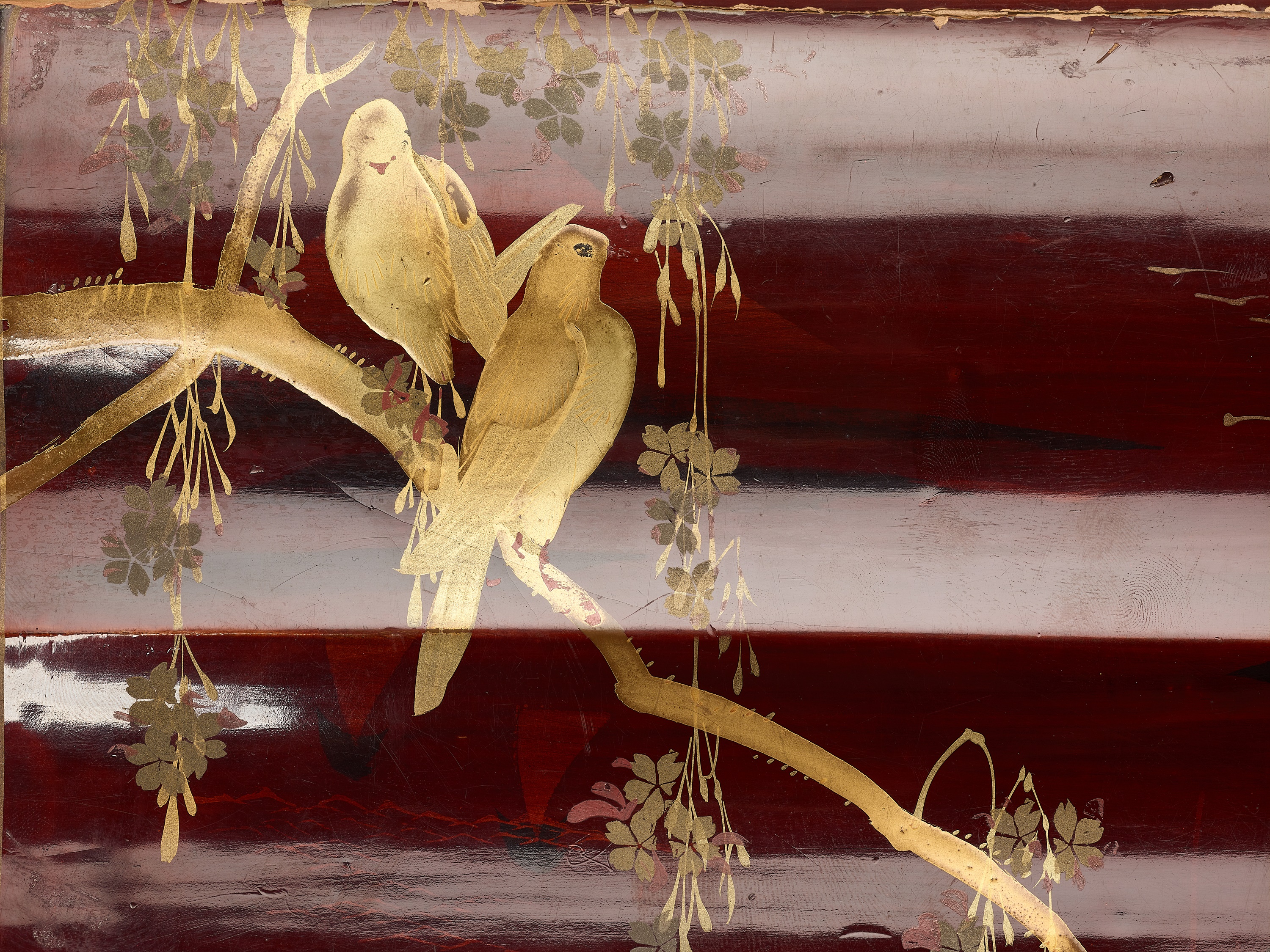 希少　THE 'NEW DRAMA' 1900-1914 Lot 394 - A JAPANESE LACQUER BOX FILLED WITH A