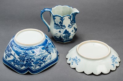 Lot 389 - TWO DEEP BOWLS AND A MATCHING PITCHER