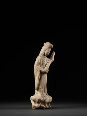 Lot 365 - A WHITE MARBLE FIGURE OF A COURT LADY, TANG-SONG DYNASTY