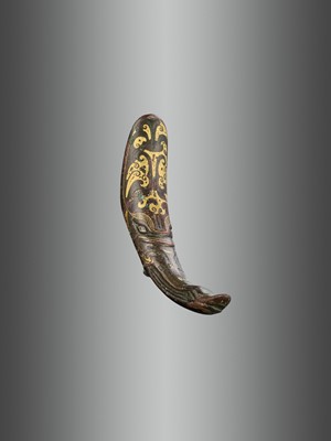 Lot 328 - A GOLD-INLAID BRONZE FINGERNAIL GUARD, WARRING STATES TO WESTERN HAN