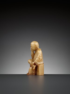 Lot 50 - A SOAPSTONE FIGURE OF A PENSIVE IMMORTAL, QING DYNASTY