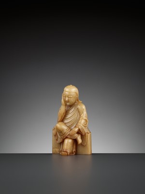 Lot 50 - A SOAPSTONE FIGURE OF A PENSIVE IMMORTAL, QING DYNASTY