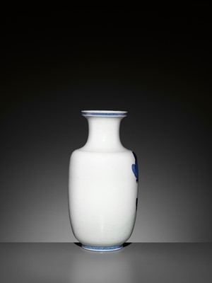 Lot 258 - A BLUE AND WHITE ‘FALCON’ ROULEAU VASE, QING DYNASTY