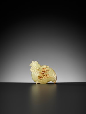Lot 455 - A YELLOW AND RUSSET JADE FIGURE OF A CHICKEN, EARLY QING DYNASTY