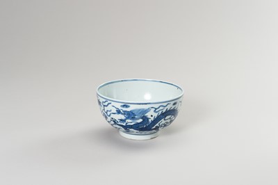 Lot 812 - A BLUE AND WHITE PORCELAIN ‘DRAGON’ BOWL