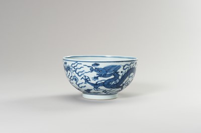 Lot 812 - A BLUE AND WHITE PORCELAIN ‘DRAGON’ BOWL