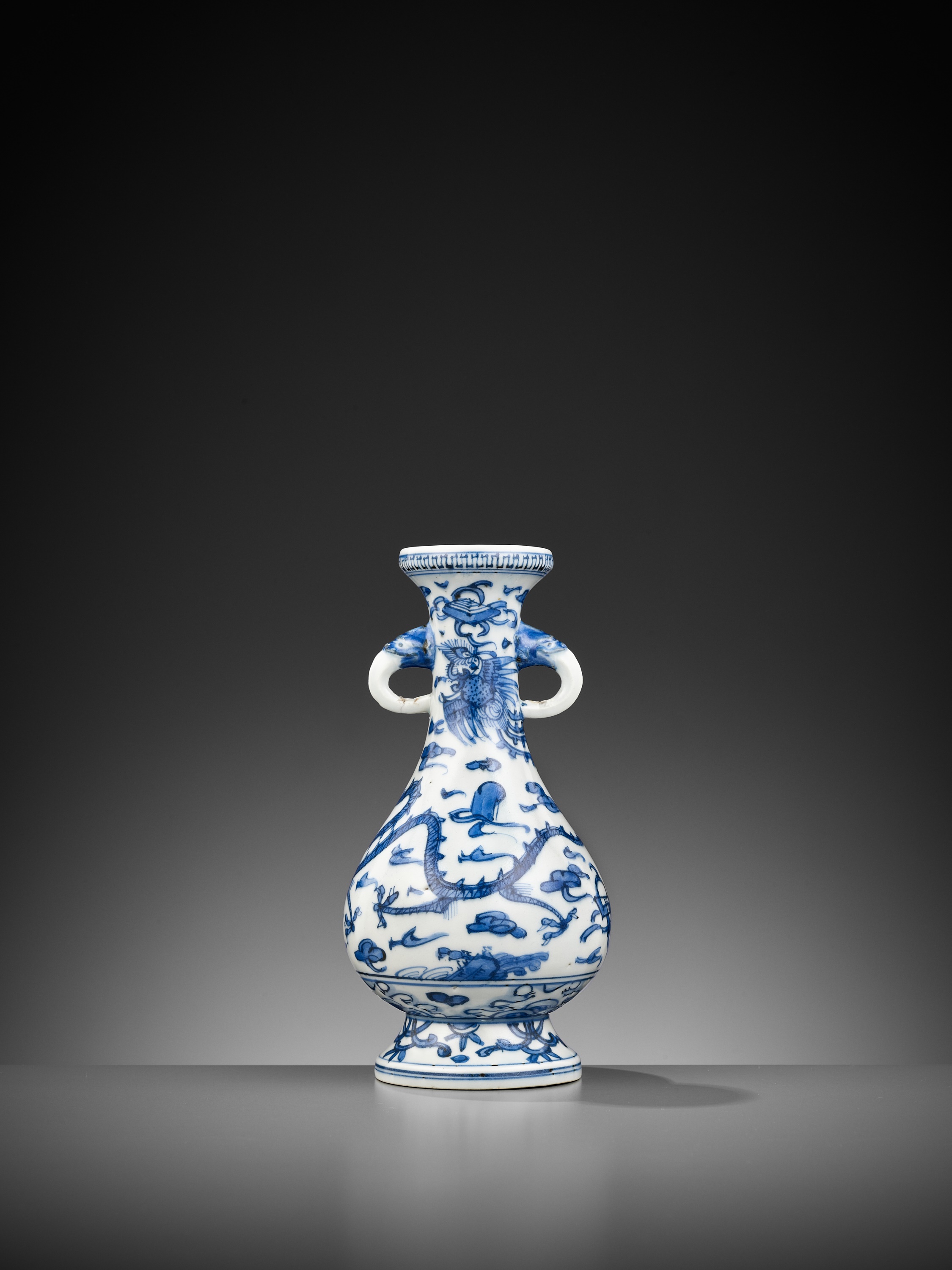 Lot 205 - A BLUE AND WHITE 'DRAGON AND PHOENIX' VASE,