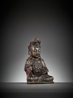 Lot 389 - A BRONZE FIGURE OF GUANYIN, LATE MING DYNASTY