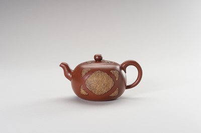 Lot 941 - A YIXING CERAMIC TEAPOT AND COVER