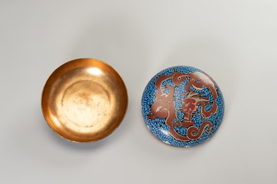 Lot 127 - A FINE CLOISONNÉ BOX WITH DRAGON AND CLOUDS