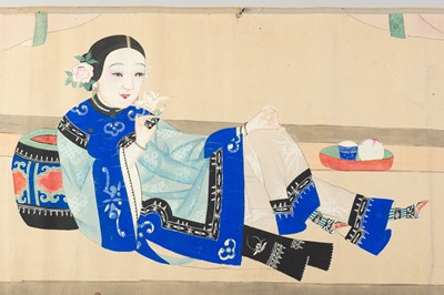 Lot 1031 - A DECORATIVE PAINTING OF A COURT LADY