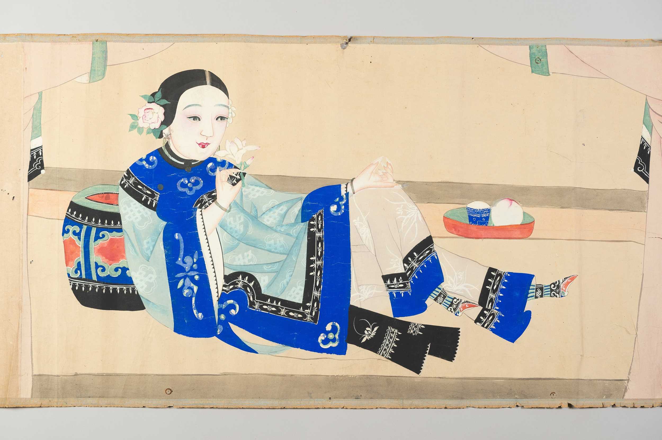 Lot 1031 - A DECORATIVE PAINTING OF A COURT LADY