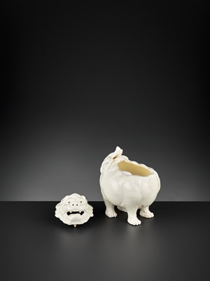 Lot 200 - A DEHUA ‘LUDUAN’ CENSER AND COVER, EARLY QING DYNASTY