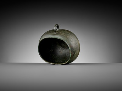 Lot 340 - AN ELLIPTICAL BRONZE VESSEL, MID-SPRING AND AUTUMN PERIOD