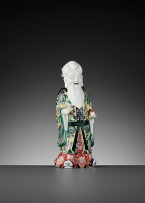 Lot 834 - A FAMILLE VERTE BISCUIT FIGURE OF SHOULAO, QING DYNASTY