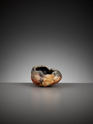 Lot 254 - A GRAY AND RUSSET JADE ‘LOTUS’ WASHER, 17TH CENTURY