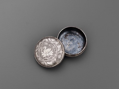 Lot 22 - A ‘MANDARIN DUCK’ SILVER BOX AND COVER, TANG DYNASTY