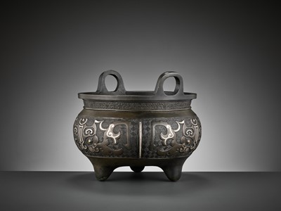 Lot 342 - A LARGE ARCHAISTIC PARCEL-GILT AND SILVER-INLAID BRONZE TRIPOD CENSER, LATE MING TO EARLY QING