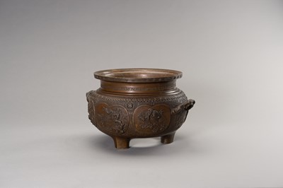 Lot 51 - A LARGE AND HEAVY BRONZE TRIPOD CENSER