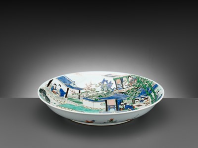 Lot 233 - A LARGE FAMILLE VERTE DISH, QING DYNASTY