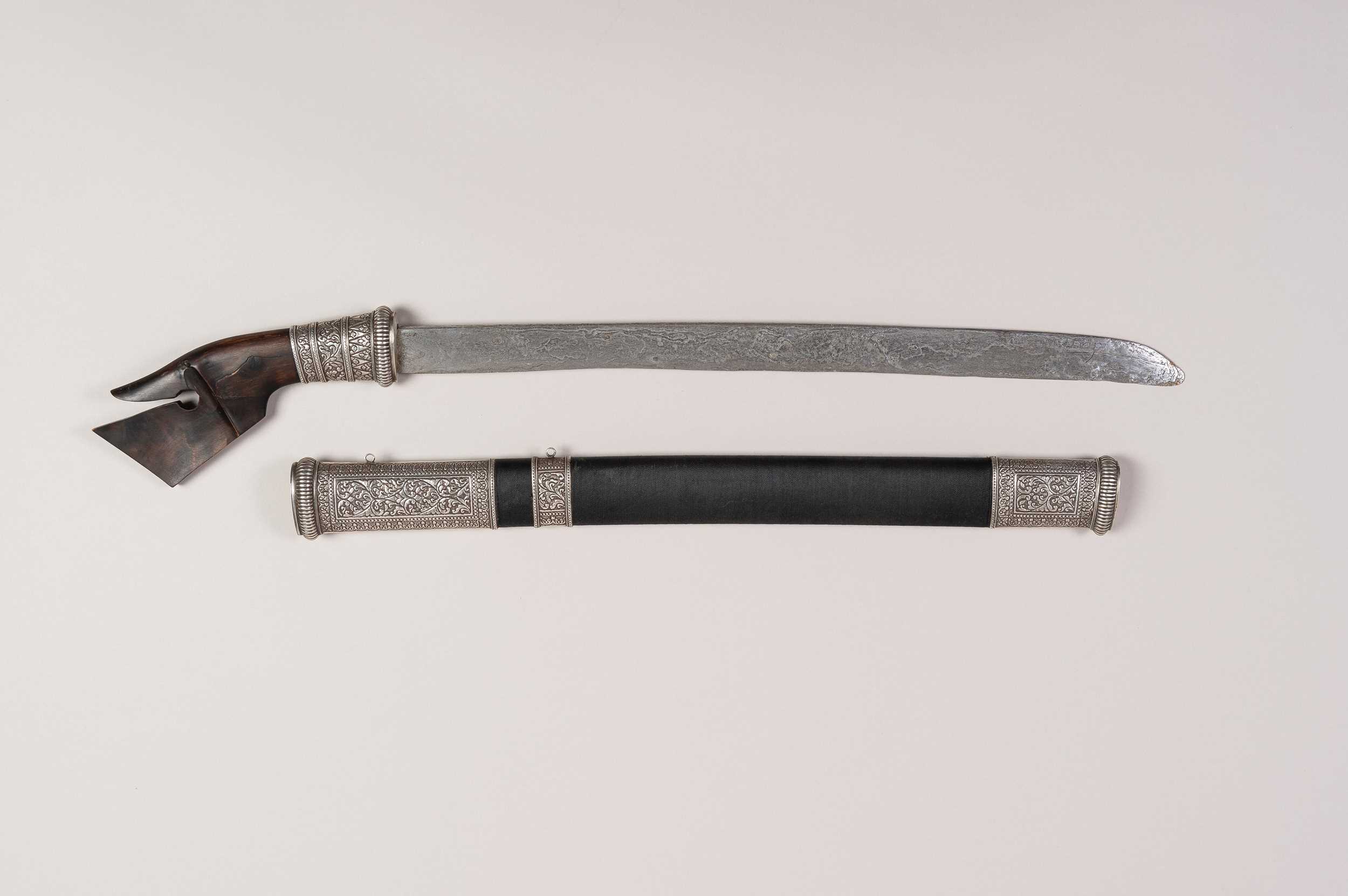 Lot 1345 - AN INDONESIAN BUGIS ALAMANG SWORD
