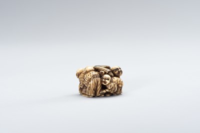 Lot 493 - AN IVORY NETSUKE OF A GROUP OF FIVE BLIND MEN