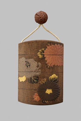 Lot 613 - A LACQUERED LIGHT WOOD THREE-CASE INRO WITH CHRYSANTHEMUM AND PEONY