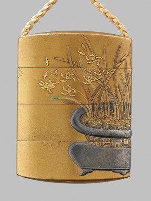 Lot 334 - KAJIKAWA: A FINE GOLD LACQUER THREE-CASE INRO WITH A FLOWERPOT AND BUTTERFLIES