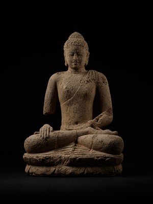 Lot 206 - A RARE AND LARGE ANDESITE FIGURE OF BUDDHA, CENTRAL JAVANESE PERIOD, SHAILENDRA DYNASTY