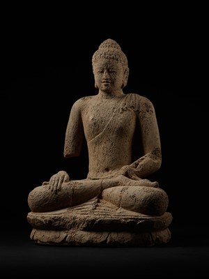Lot 206 - A RARE AND LARGE ANDESITE FIGURE OF BUDDHA, CENTRAL JAVANESE PERIOD, SHAILENDRA DYNASTY