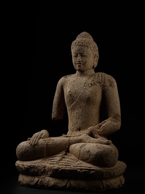 Lot 206 - A RARE AND LARGE ANDESITE FIGURE OF BUDDHA, CENTRAL JAVANESE PERIOD, SHAILENDRA DYNASTY