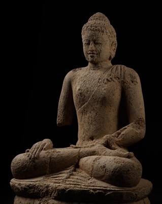Lot 206 - A RARE AND LARGE ANDESITE FIGURE OF BUDDHA, CENTRAL JAVANESE PERIOD, SHAILENDRA DYNASTY