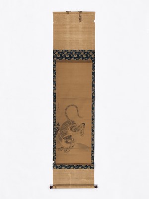 Lot 1186 - AFTER KANO NAGANOBU (1434-1530): A KANO SCHOOL SCROLL PAINTING OF A TIGER