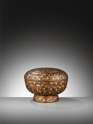 Lot 152 - A RARE LACQUER FOOD JIKIRO (CEREMONIAL FOOD CONTAINER)