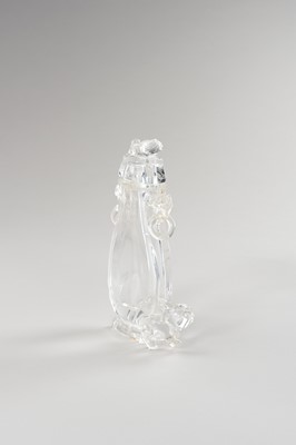 Lot 203 - A ROCK CRYSTAL VASE WITH A ‘BUDDHIST LION’ FINIAL