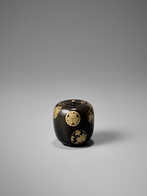 Lot 382 - A LACQUER KORO (INCENSE BURNER) AND COVER WITH MONS
