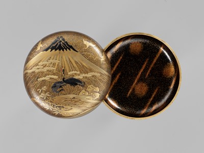Lot 149 - A LACQUER KOGO (INCENSE BOX) AND COVER WITH CRANES AND MOUNT FUJI