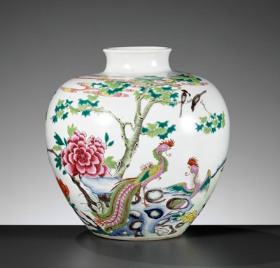 Lot 751 - AN IMPORTANT FAMILLE ROSE VASE, YONGZHENG MARK AND PROBABLY OF THE PERIOD